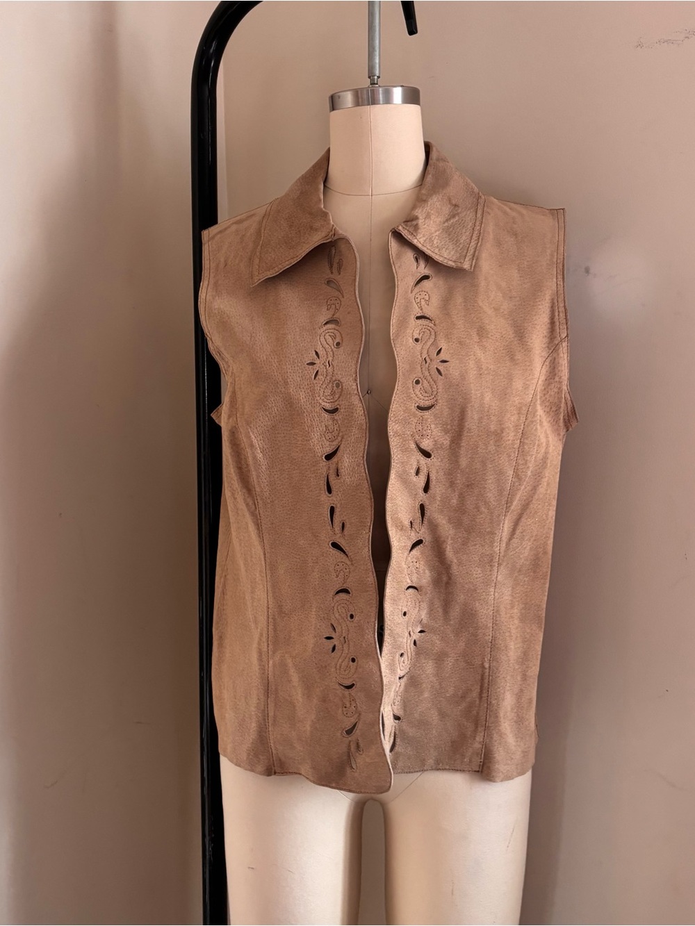 Vintage Women's Sleeveless Leather Vest - Tan